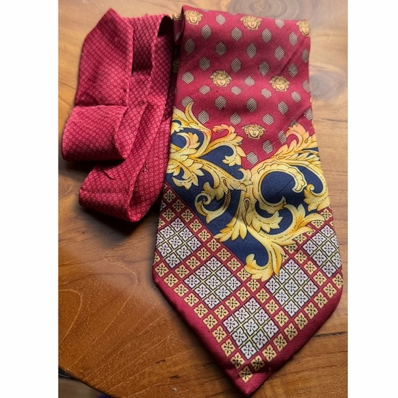 Versace Handmade Elegant Red & Gold Men's Tie - Picture 1 of 8